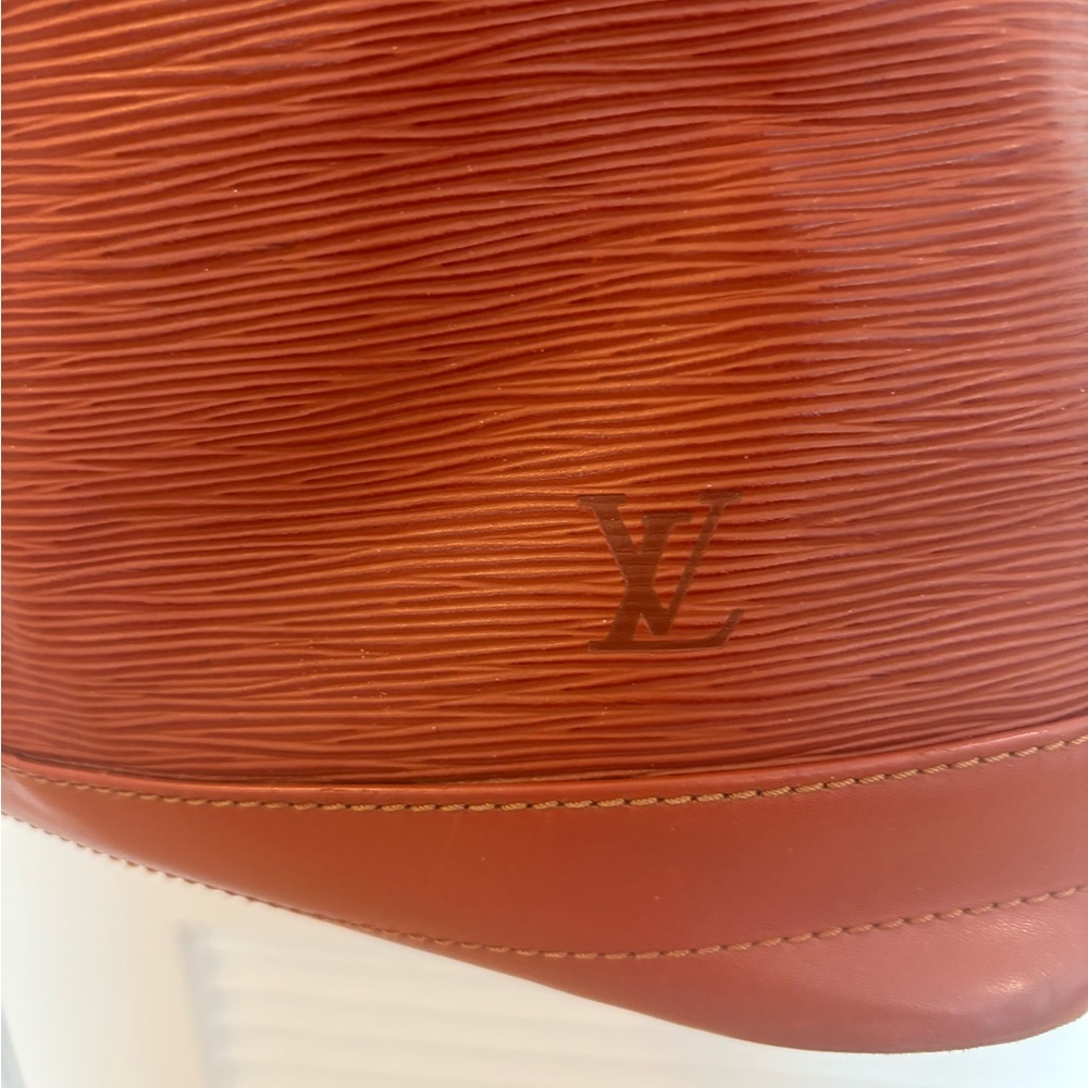 Louis Vuitton Brown Epi Bucket Bag - Picture 7 of 16
